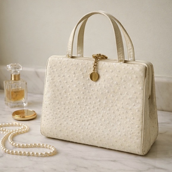 Vintage Handbags - Vintage Classic Elegant Structured Top Handle Handbag – ostrich embossing -Ivory